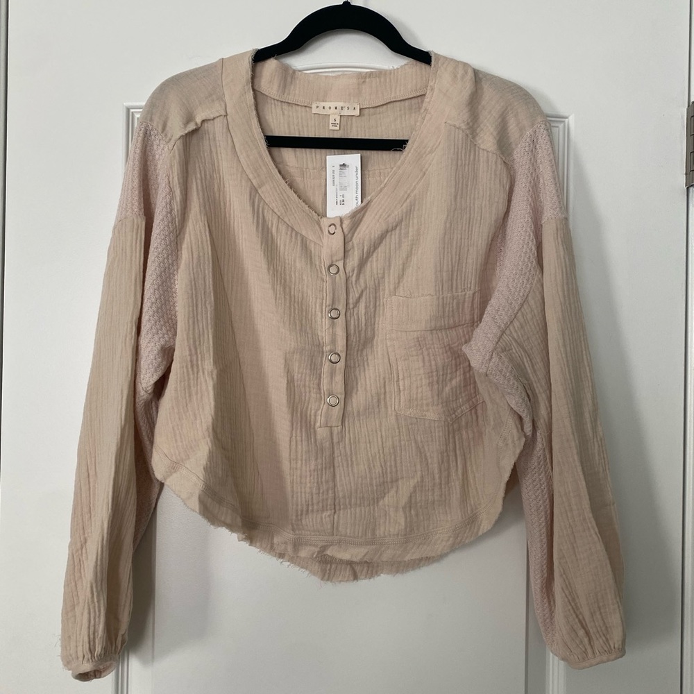 SOLD NWT Promesa peasant cropped shirt